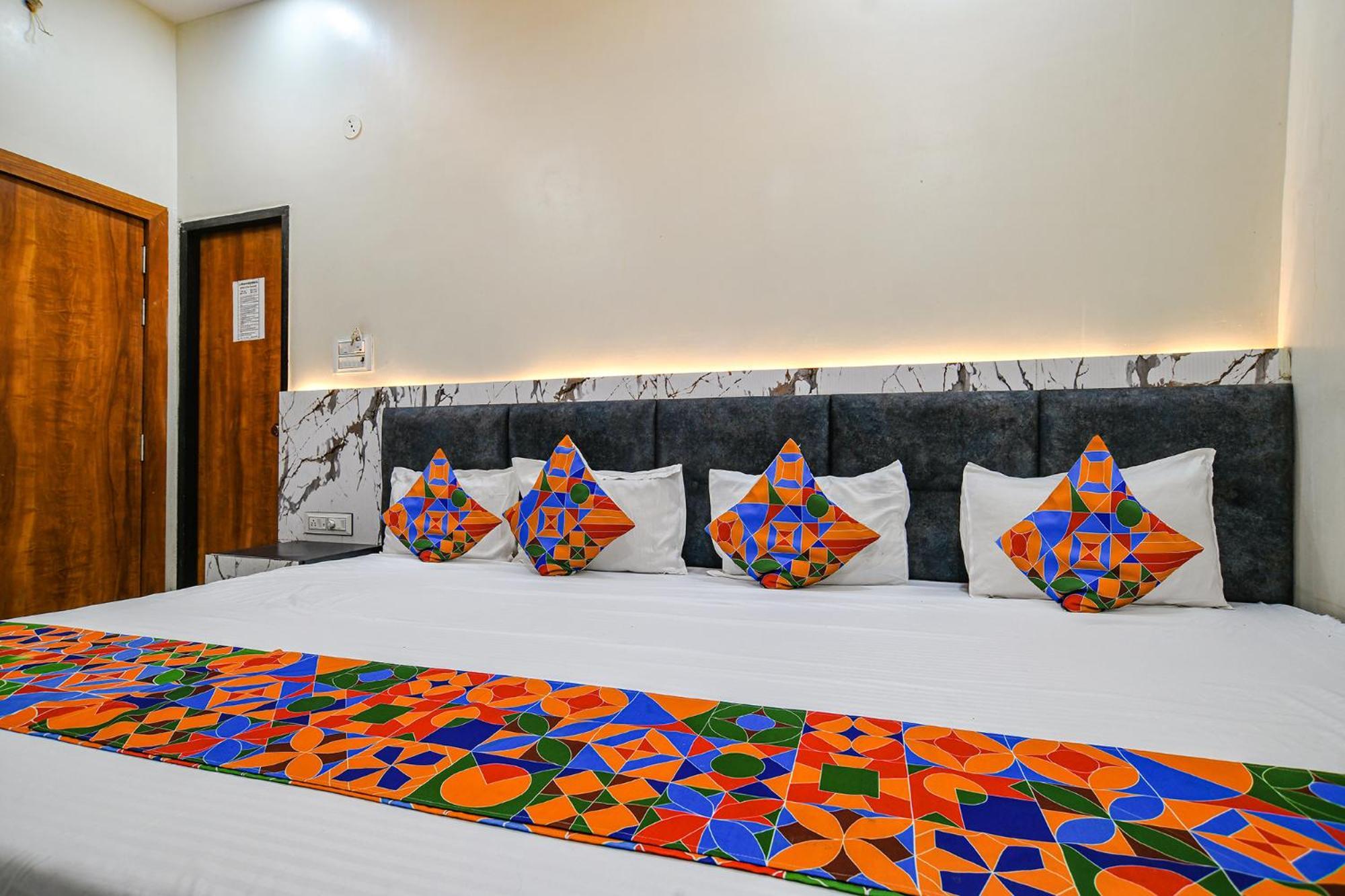Fabexpress Orbit Hotel Ujjain Bagian luar foto