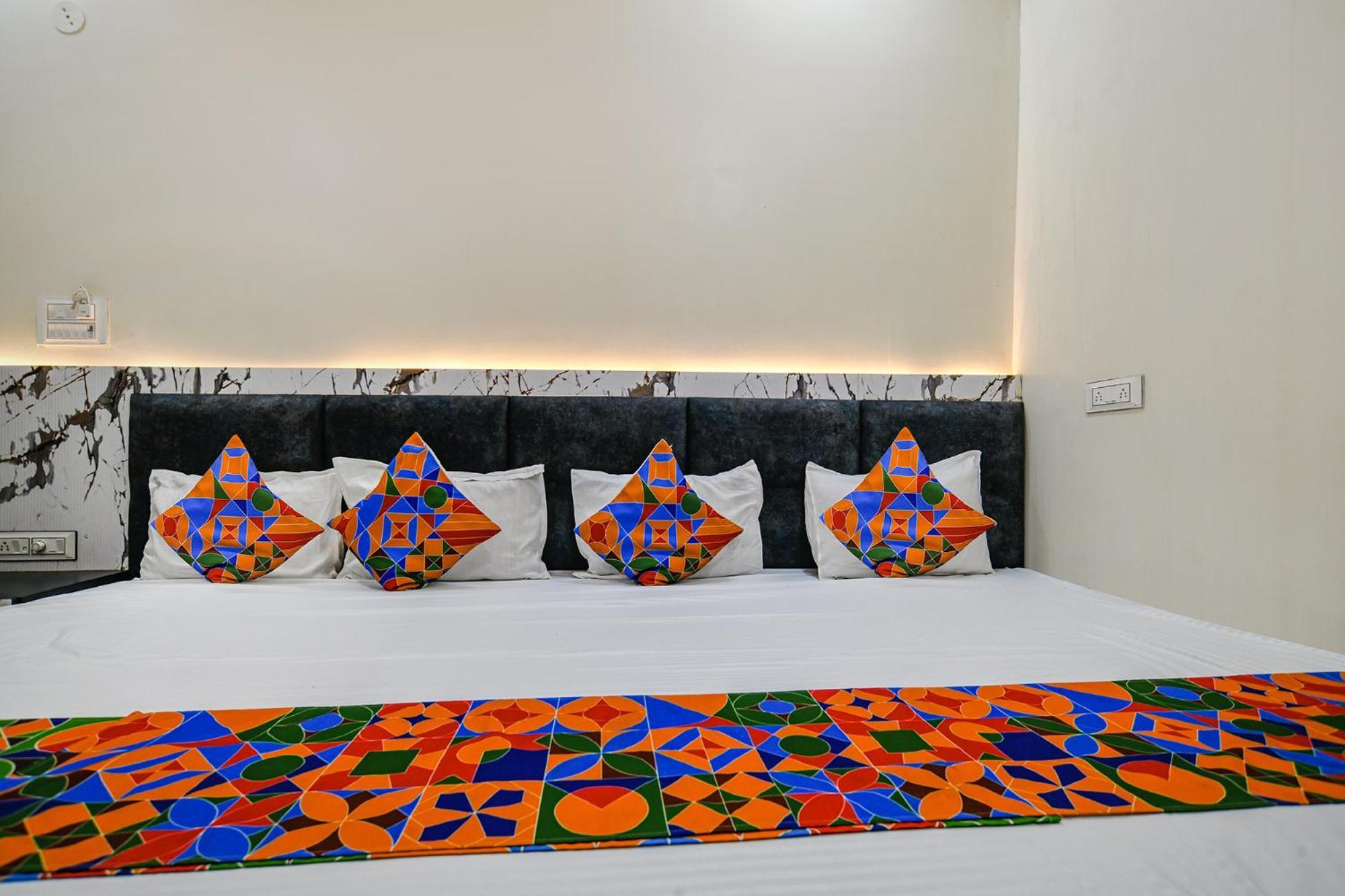 Fabexpress Orbit Hotel Ujjain Bagian luar foto
