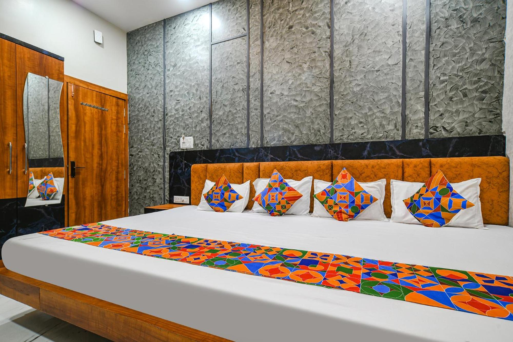 Fabexpress Orbit Hotel Ujjain Bagian luar foto